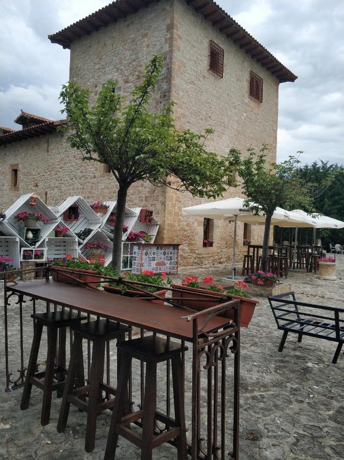 Posada Torre Palacio La Taxuela Villanueva la Lastra Exterior photo